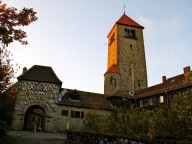 Location: Burg mit Rundblick über die Rheinebene